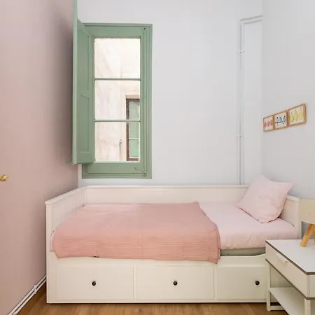 Modernist Family Apartamento
